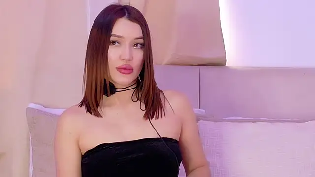 Snapshot of Bella-taylorr chatting on 4, 7, 2026 Bella-taylorr online show from 4, 7, 2026