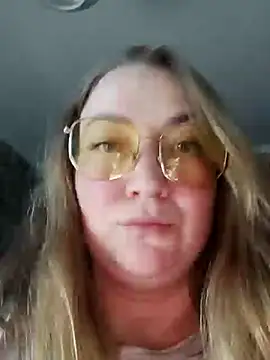 Kiss Eva online show from 23, 2, 2025