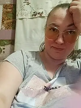 Kiss Eva online show from 12, 2, 2025