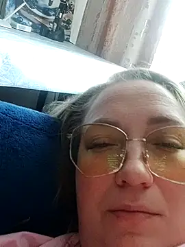 Kiss Eva online show from 29, 9, 2025