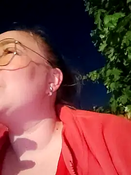 Kiss Eva online show from 8, 9, 2025