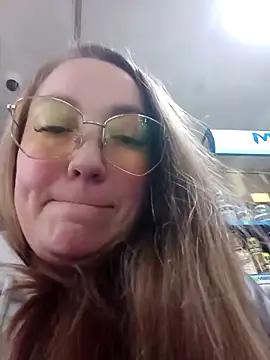 Kiss Eva online show from 15, 4, 2026