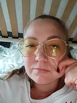 Kiss Eva online show from 2, 11, 2025