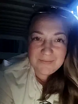 Kiss Eva online show from 10, 9, 2025