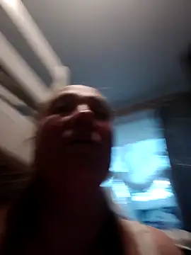 Kiss Eva online show from 14, 4, 2026