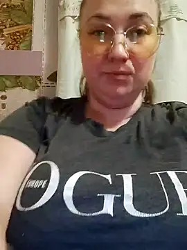 Kiss Eva online show from 4, 2, 2025