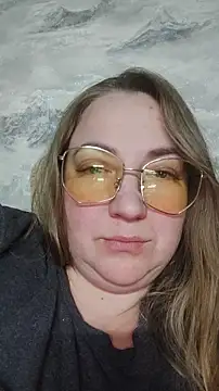 Kiss Eva online show from 4, 2, 2025