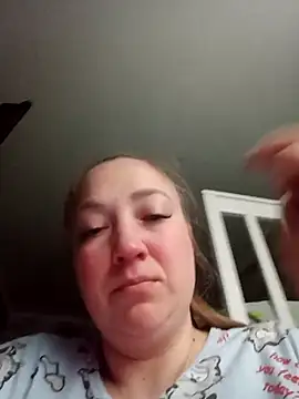 Kiss Eva online show from 10, 4, 2026