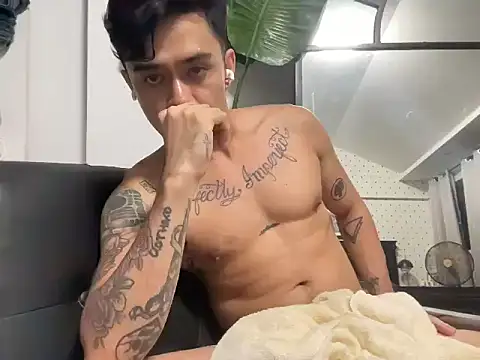 Snapshot of KarlKambing chatting on 13, 11, 2025 KarlKambing online show from 13, 11, 2025