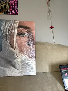 April Purr online show from 29, 3, 2026