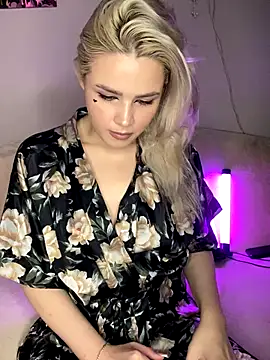 April Purr online show from 27, 9, 2025