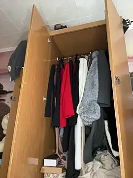 April Purr online show from 19, 5, 2026