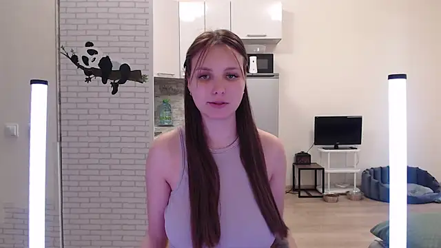 Leonaalove online show from 14, 4, 2026