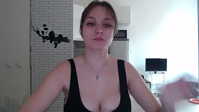 Leonaalove online show from 4, 4, 2026