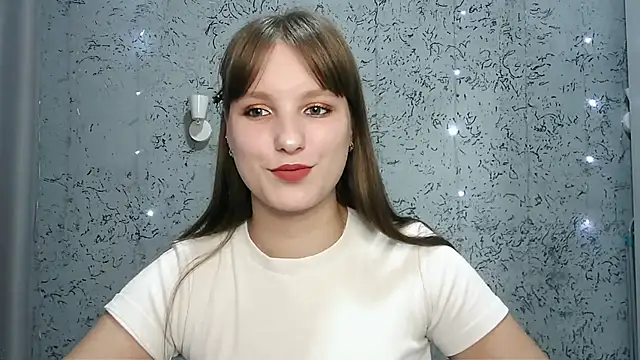 Snapshot of Leonaalove chatting on 29, 10, 2025 Leonaalove online show from 29, 10, 2025