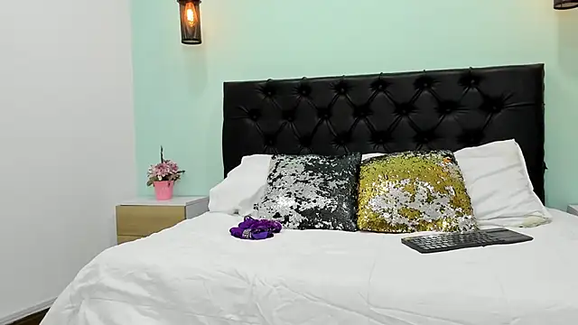 Marianee Rousse online show from 28, 11, 2025