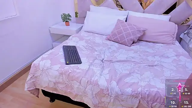 Marianee Rousse online show from 22, 9, 2025