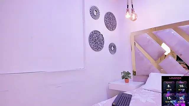 Marianee Rousse online show from 28, 9, 2025