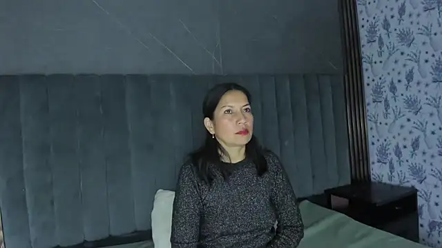 Megan Collinss  online show from 18, 12, 2025