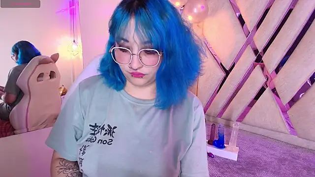 Lilith curvy online show from 3, 10, 2025