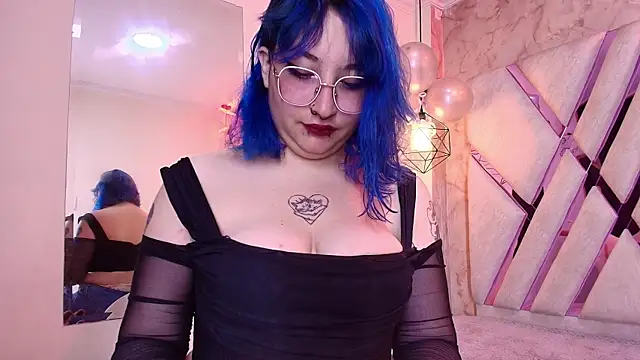 Lilith curvy online show from 15, 10, 2025