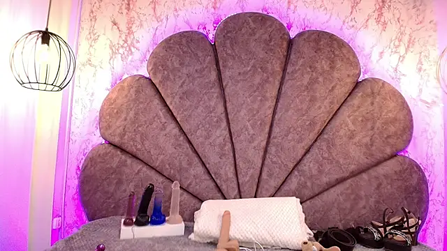 Lilith curvy online show from 28, 11, 2025