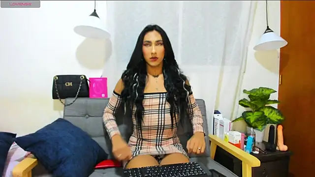 Snapshot of zou_quira chatting on 11, 10, 2025 zou quira online show from 11, 10, 2025