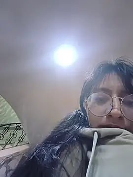 VioletxBloom online show from 17, 4, 2026