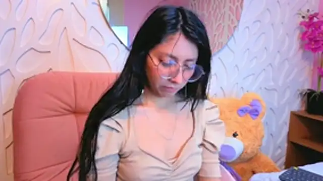 VioletxBloom online show from 11, 4, 2026