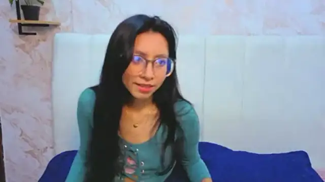 VioletxBloom online show from 12, 11, 2025