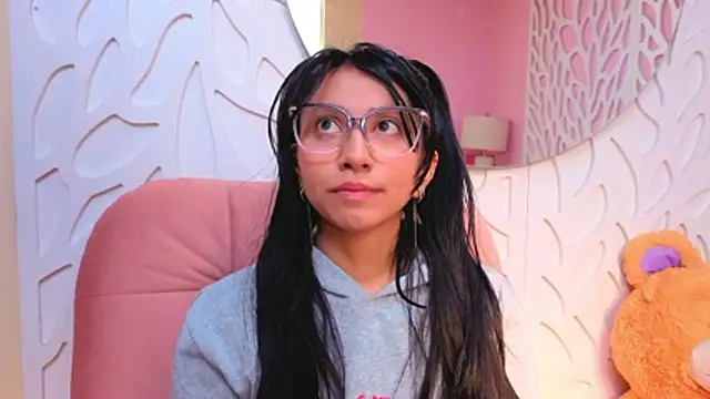 VioletxBloom online show from 12, 4, 2026