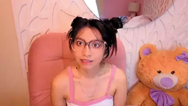 VioletxBloom online show from 10, 4, 2026