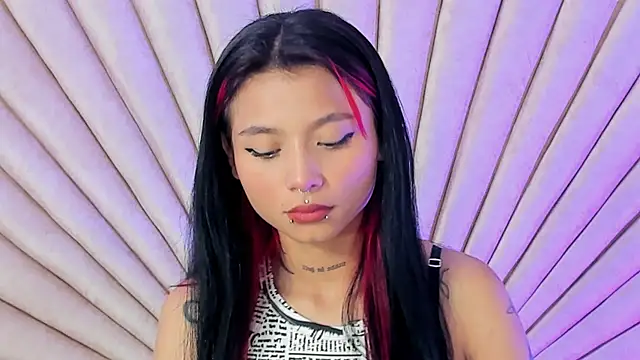 Snapshot of EmaDuff chatting on 1, 10, 2025 EmaDuff online show from 1, 10, 2025