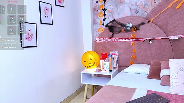 Samanta Isel online show from 28, 10, 2025