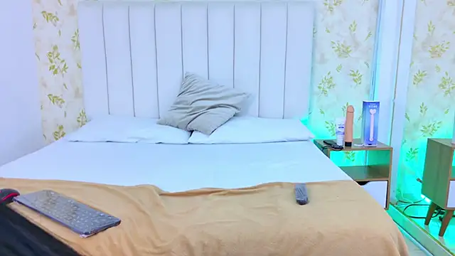 Samanta Isel online show from 6, 10, 2025