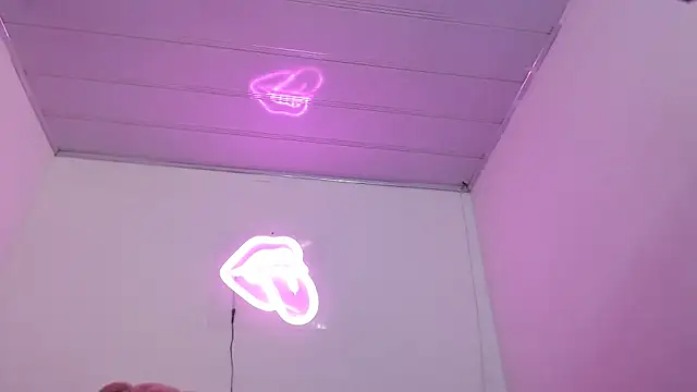 valerii fox 69 online show from 14, 4, 2026