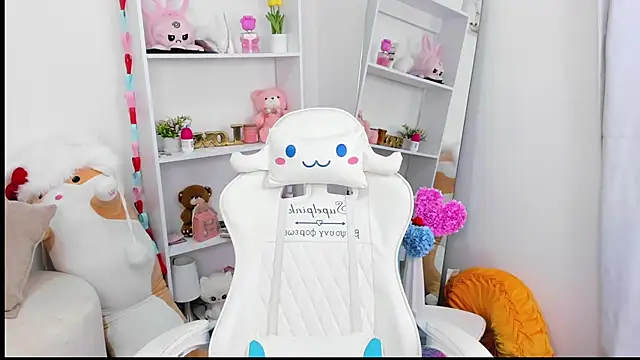 dolce antonellaa online show from 20, 2, 2026