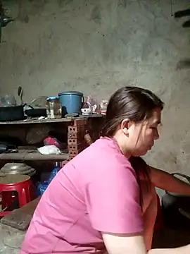 quynhkoolbae online show from 4, 11, 2025