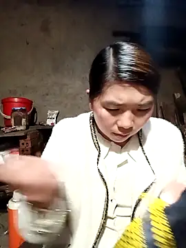 quynhkoolbae online show from 2, 2, 2026