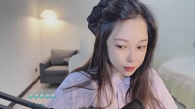 Maymay  online show from 18, 10, 2025