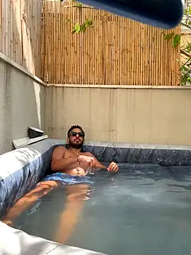 Snapshot of husbandandwifetobe chatting on 26, 9, 2025 husbandandwifetobe online show from 26, 9, 2025