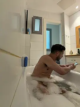 Snapshot of husbandandwifetobe chatting on 4, 3, 2026 husbandandwifetobe online show from 4, 3, 2026