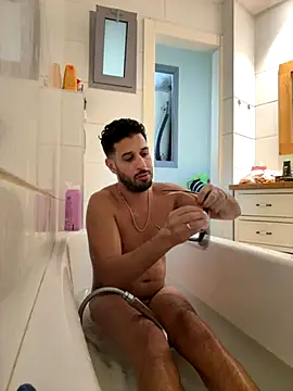 Snapshot of husbandandwifetobe chatting on 28, 11, 2025 husbandandwifetobe online show from 28, 11, 2025