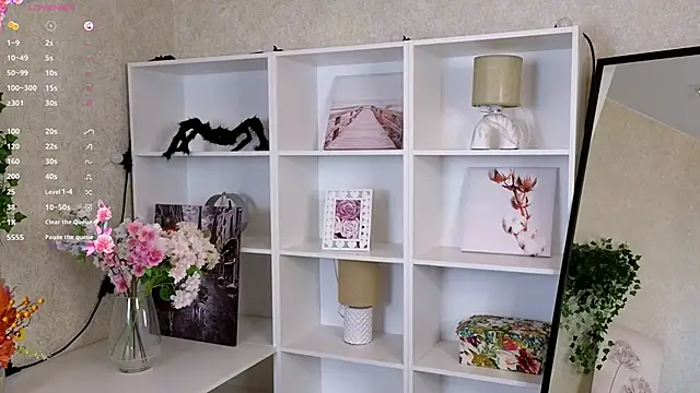 TraciMyntti online show from 13, 11, 2025