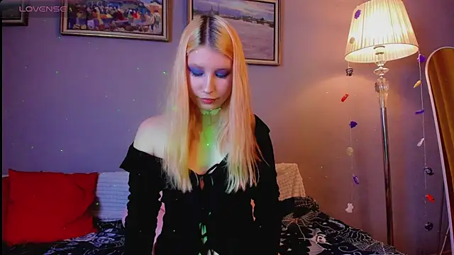 VelvetBlitz online show from 17, 11, 2025