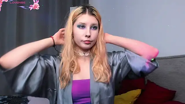 VelvetBlitz online show from 5, 12, 2025