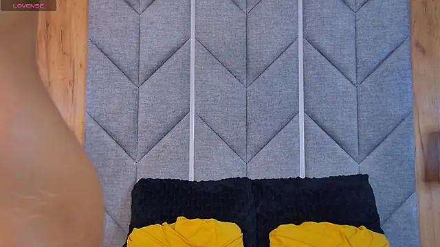 Snapshot of Kimberlymav chatting on 4, 10, 2025 Kimberlymav online show from 4, 10, 2025