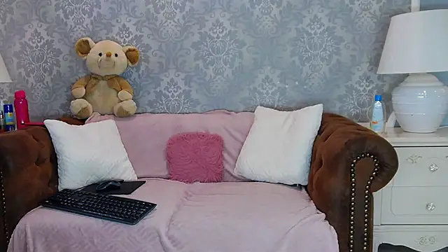 Snapshot of Ella_Raven chatting on 25, 6, 2026 Ella Raven online show from 25, 6, 2026