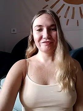 KisaVixen online show from 4, 10, 2025