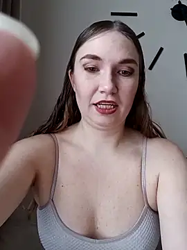 Snapshot of KisaVixen chatting on 16, 2, 2026 KisaVixen online show from 16, 2, 2026